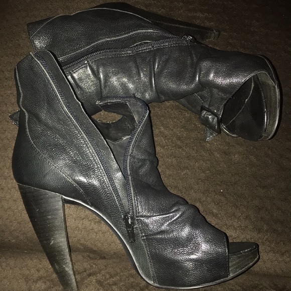 Steve Madden Peep Toe Black Booties (NO BOX) - Picture 5 of 8